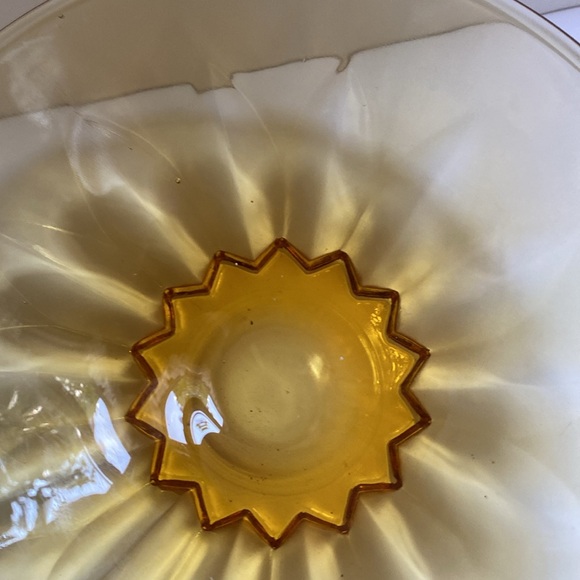 Vintage Amber bowl. - Picture 4 of 8